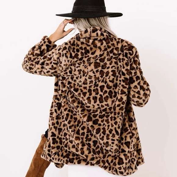 Impressions Women’s Influencer Life Plush Leopard Coat Size Medium Color Brown - Picture 4 of 7